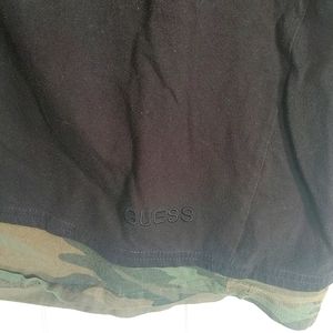 Guess camouflage tee